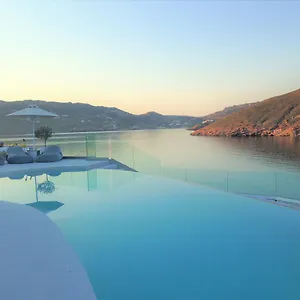 κάντε κράτηση εδώ
